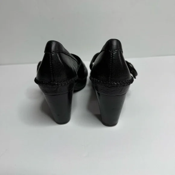 Clarks Black Leather block heel Pump with Strap Women Dress Shoes size 5 - Picture 3 of 9